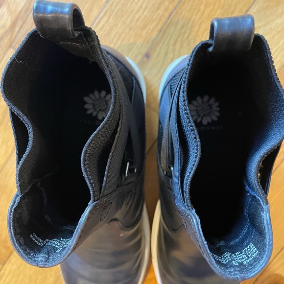 Yellow Box Black Athletic Booties - Size 8. EUC - Picture 7 of 11